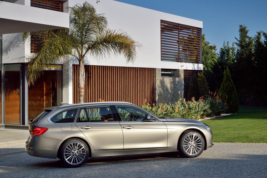  BMW 330d Touring Luxury Line 2015 года  (фото 20 из 28)